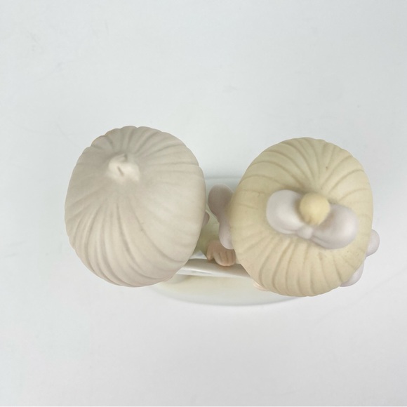 Precious Moments 1983 “God Blessed Our Years Together With So Much Love” - Picture 6 of 8